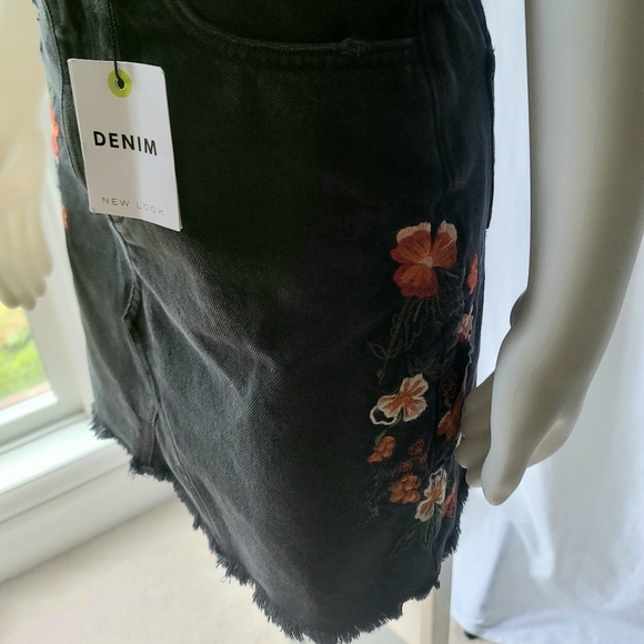 NWT New Look Black Embroidered Denim Mini Skirt Size 4 - Picture 4 of 13